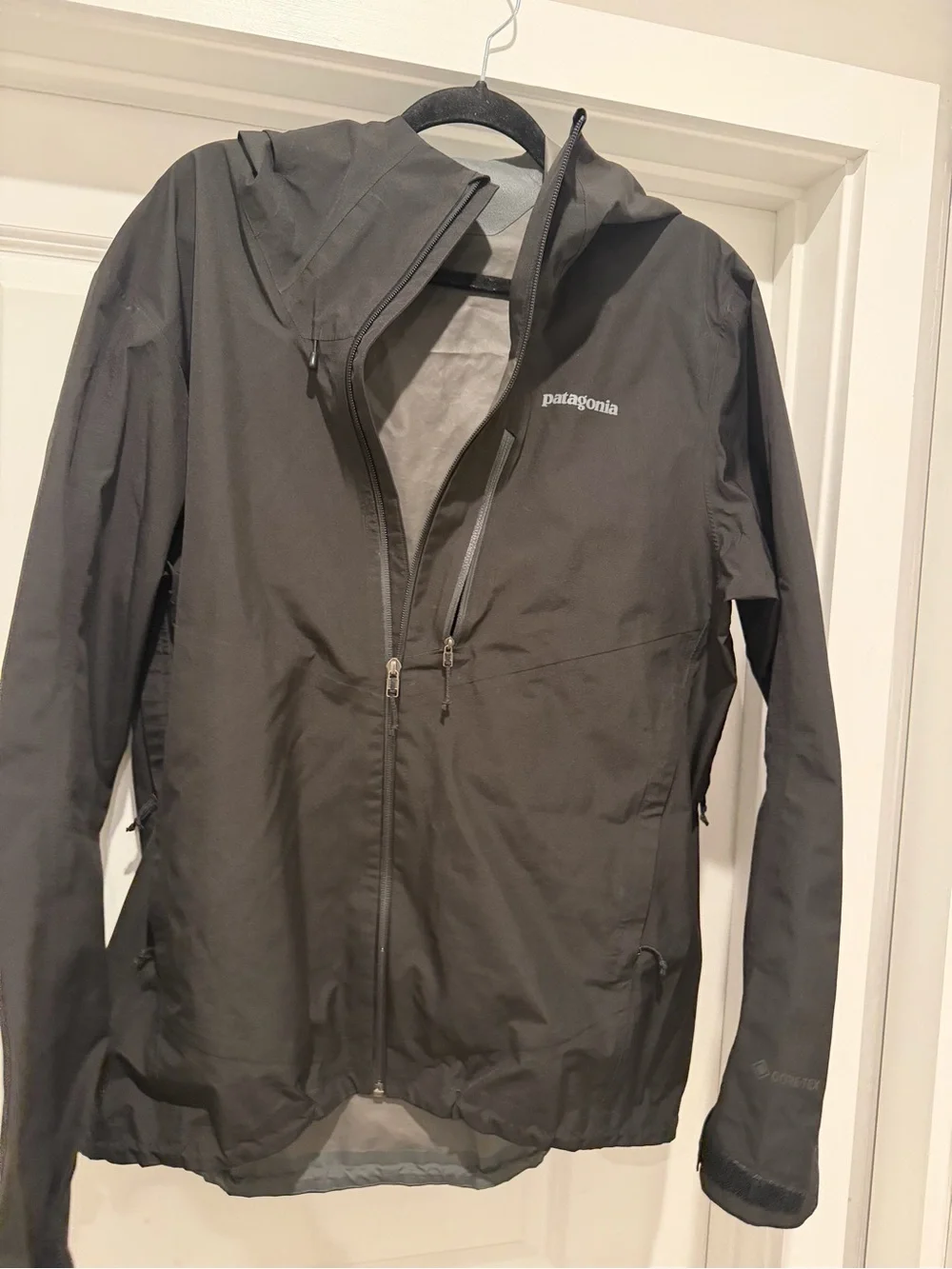 Patagonia Gore-Tex Jacket- Size L Men